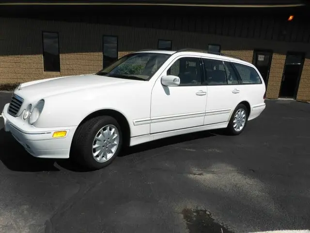 Mercedes-Benz  E Estate 320 T Classic 1