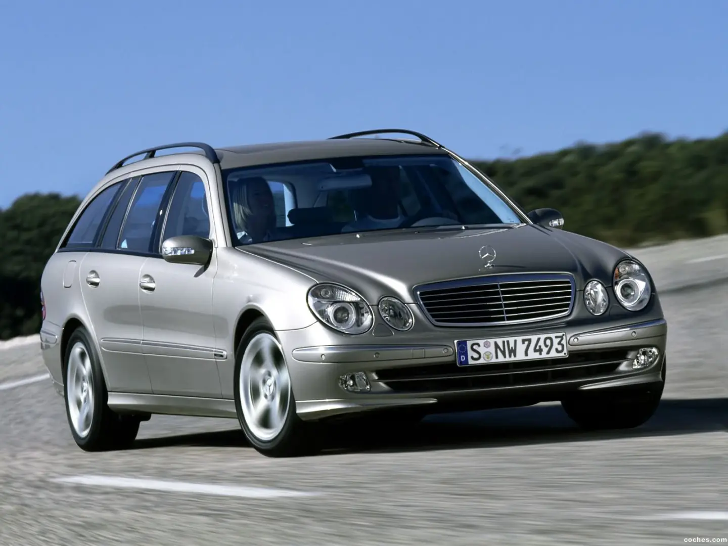 Mercedes-Benz  E Estate 320 T Classic 2