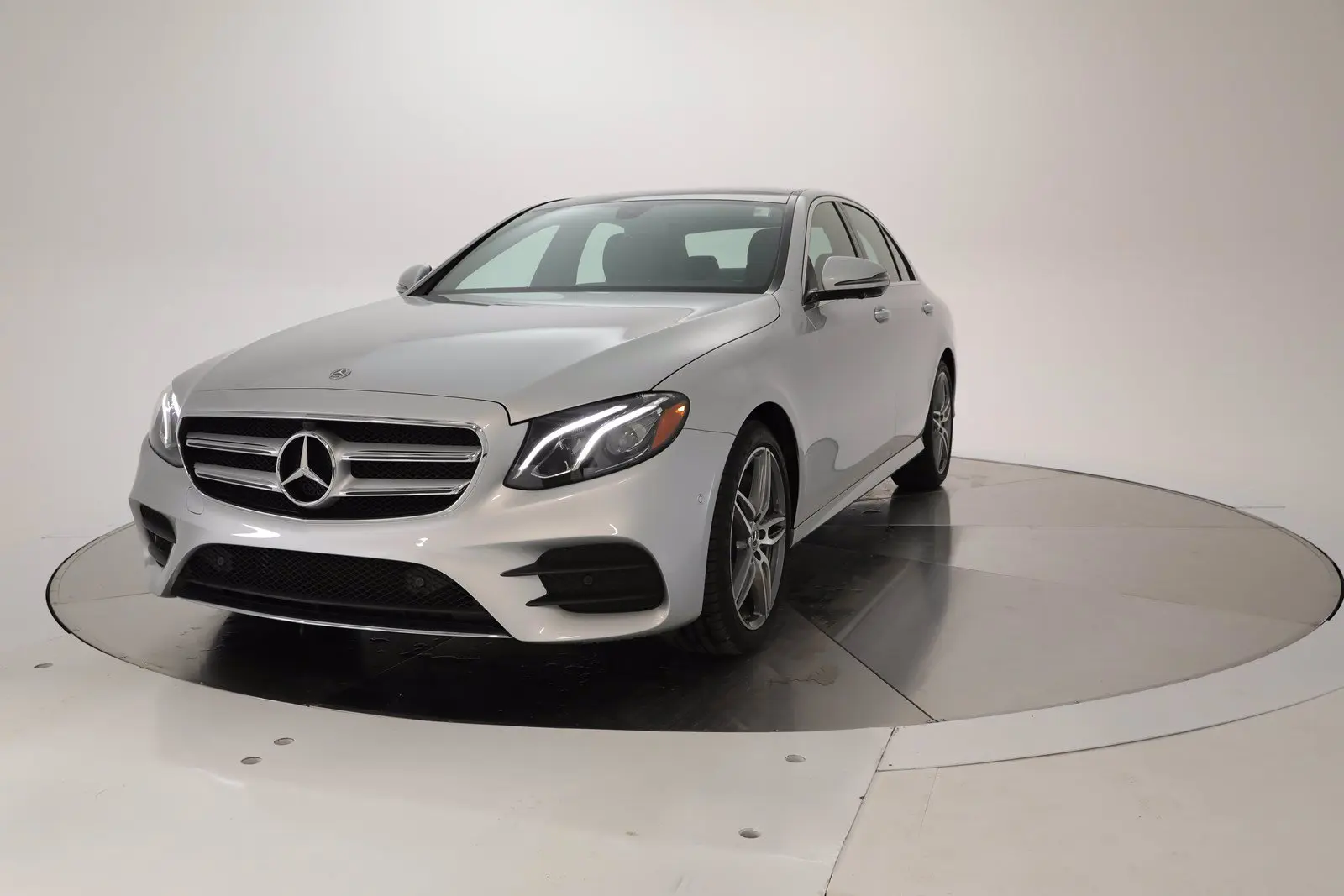 Mercedes-Benz  E-Serisi E 450 4Matic 0