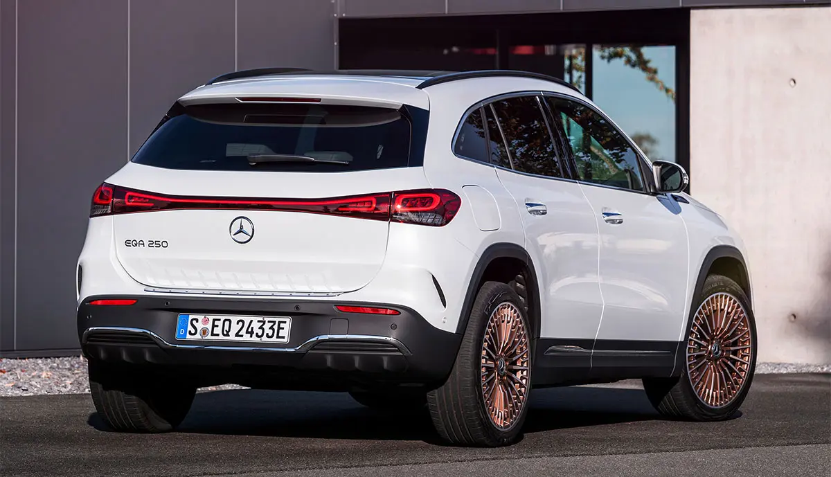 Mercedes-Benz EQA EQA 350 67kwh 4Matic AMG+ 3