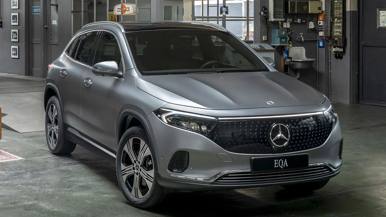 Mercedes-Benz EQA EQA 350 67kwh 4Matic AMG+ 2