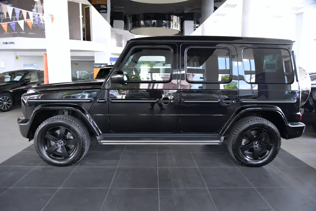 Mercedes-Benz  G 400 D Magnetic 9G-Tronic 5