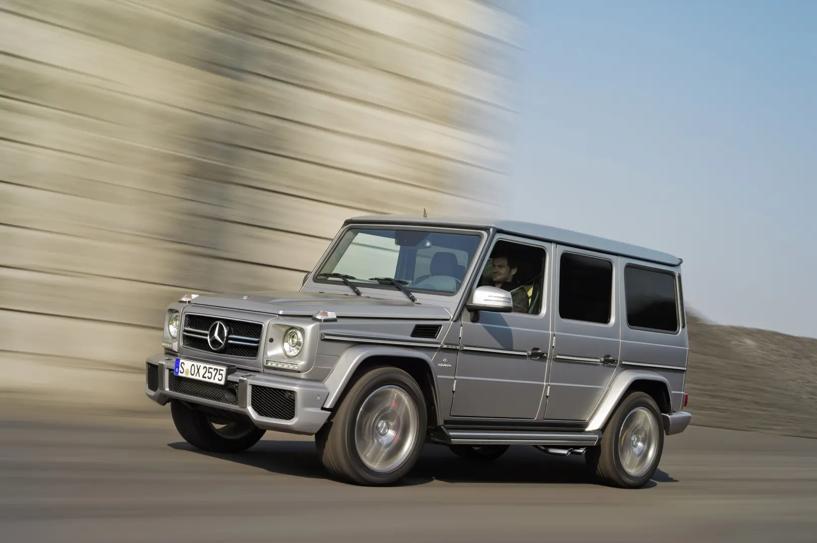 Mercedes-Benz  G 63 AMG 4
