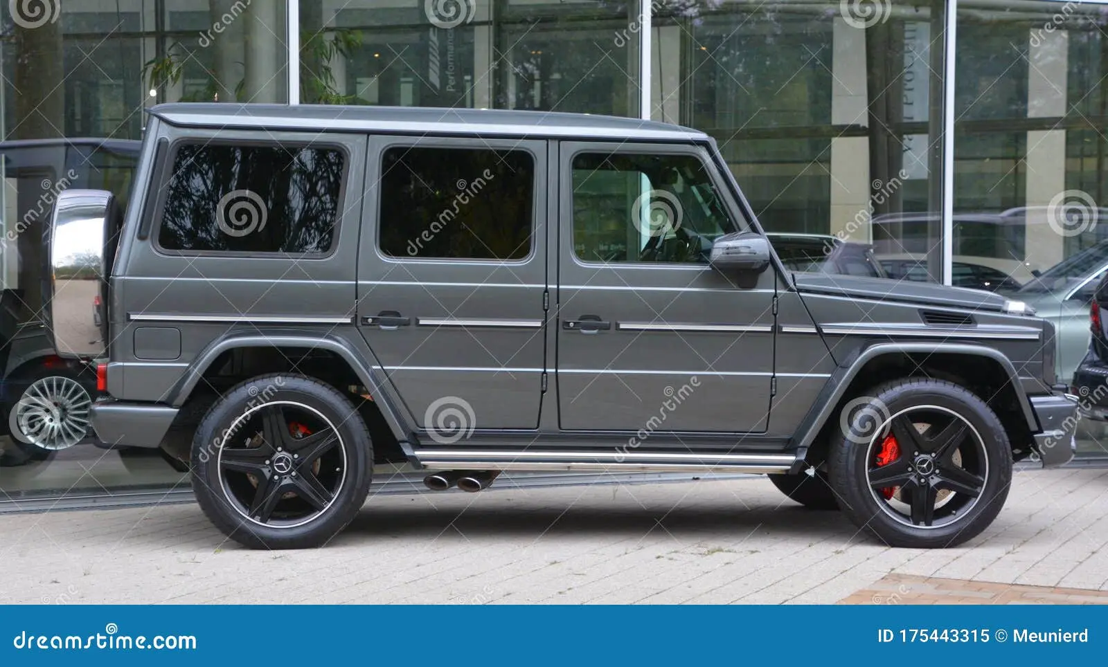 Mercedes-Benz  G Cross Country 320 1