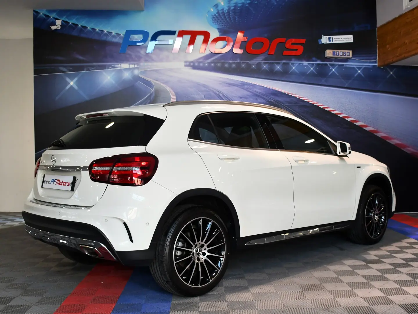 Mercedes-Benz GLA GLA 180 CDI AMG 7G-DCT 1