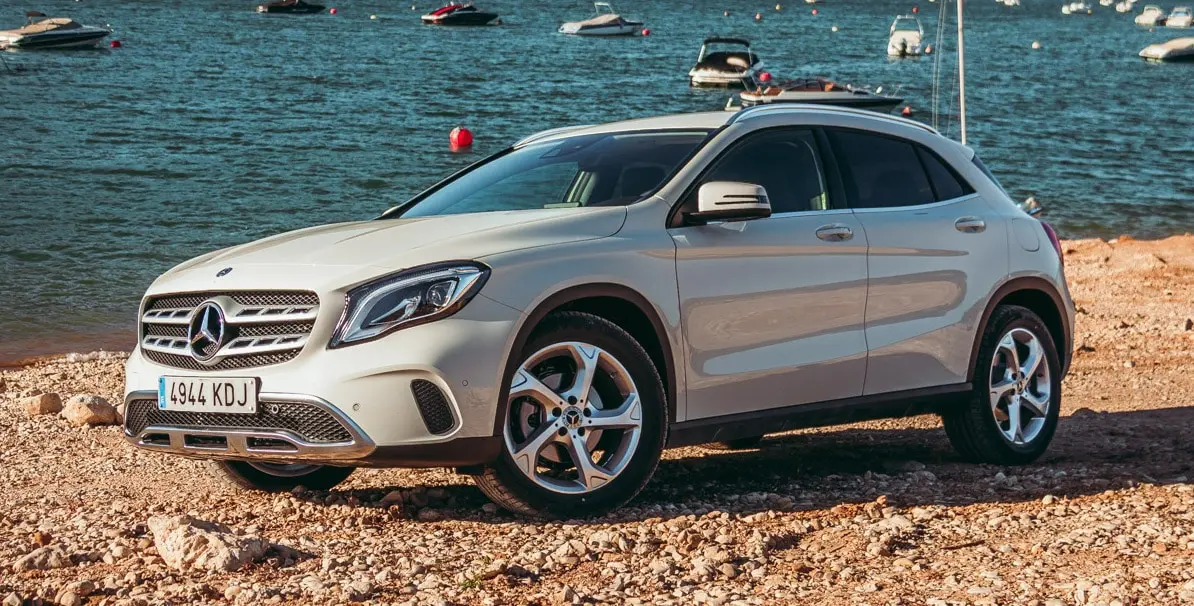 Mercedes-Benz GLA GLA 180 d Comfort 7G-DCT 3