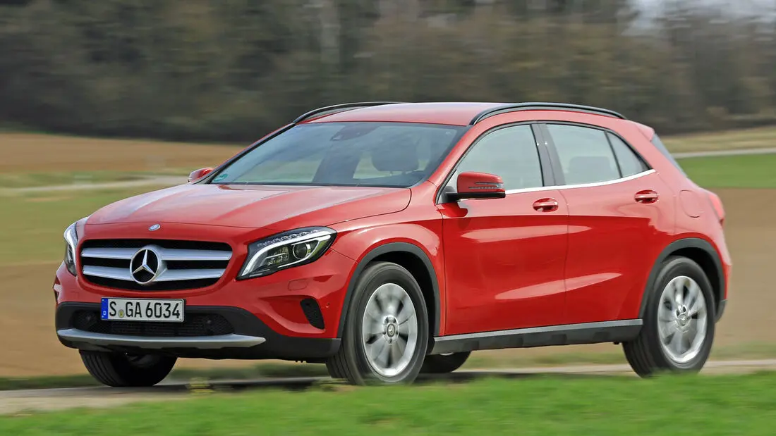 Mercedes-Benz GLA GLA 200 AMG 7
