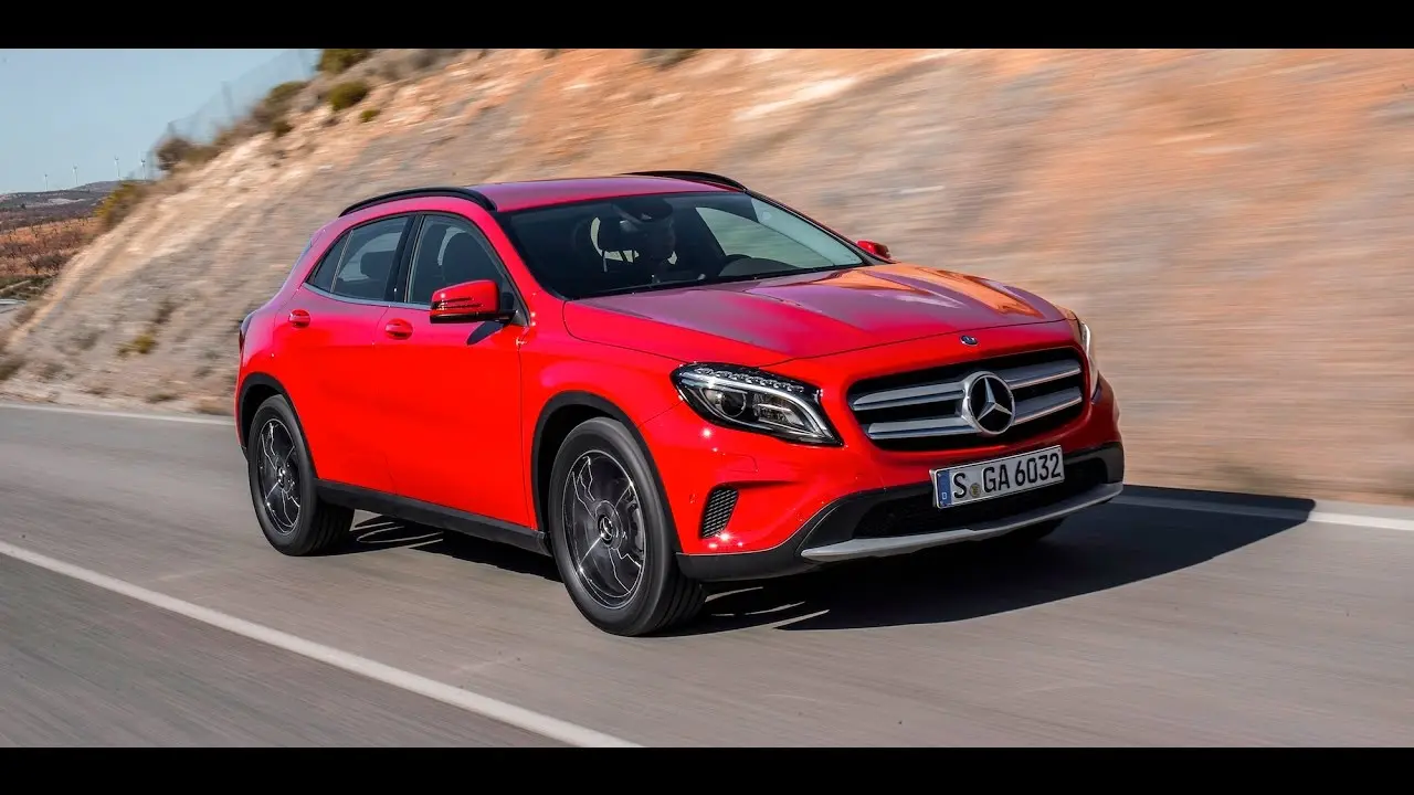 Mercedes-Benz GLA GLA 200 AMG 7G-DCT 4