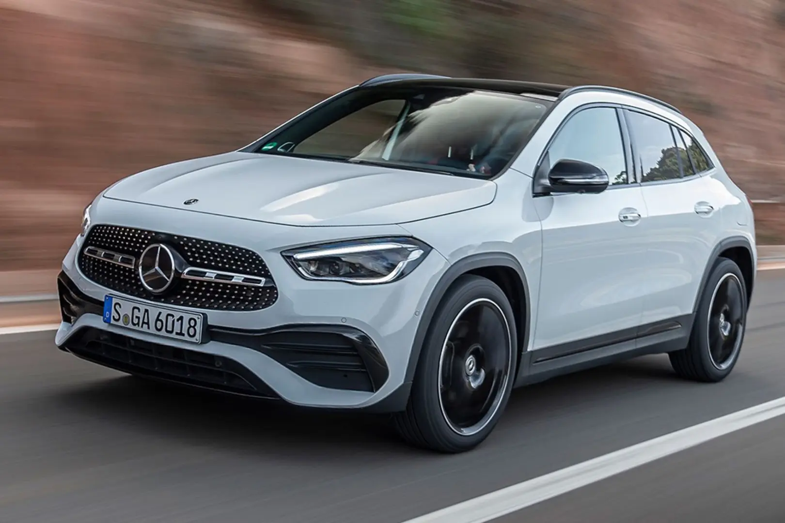 Mercedes-Benz GLA GLA 200 AMG 7G-DCT 2