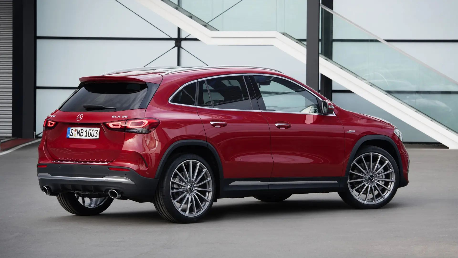 Mercedes-Benz GLA GLA 200 AMG 7G-DCT 5