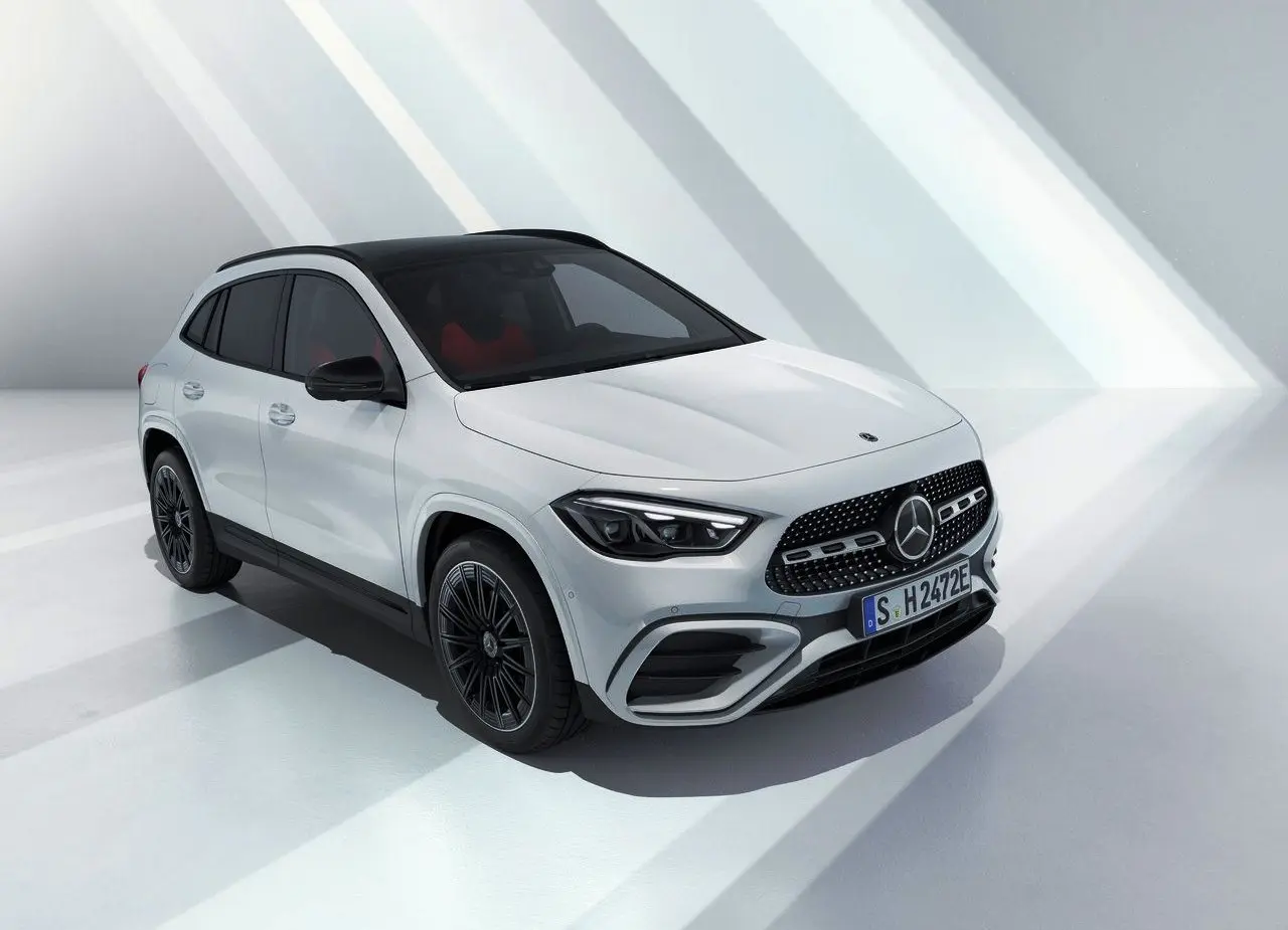 Mercedes-Benz GLA GLA 200 AMG FL 5