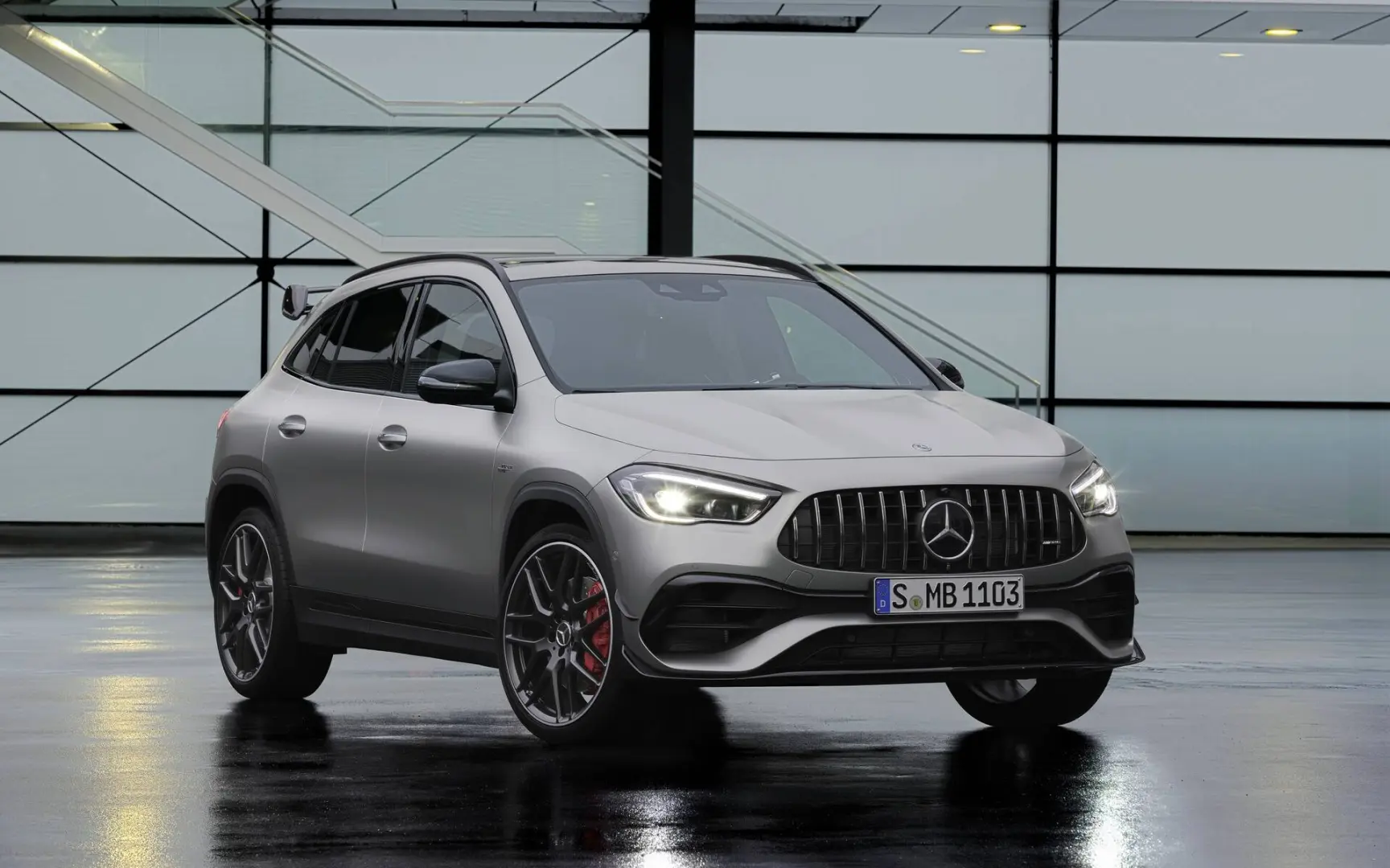 Mercedes-Benz GLA GLA 200 AMG 7G-DCT 4