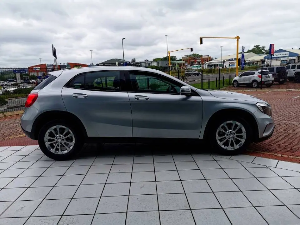 Mercedes-Benz GLA GLA 200 Edition 7G-DCT 5