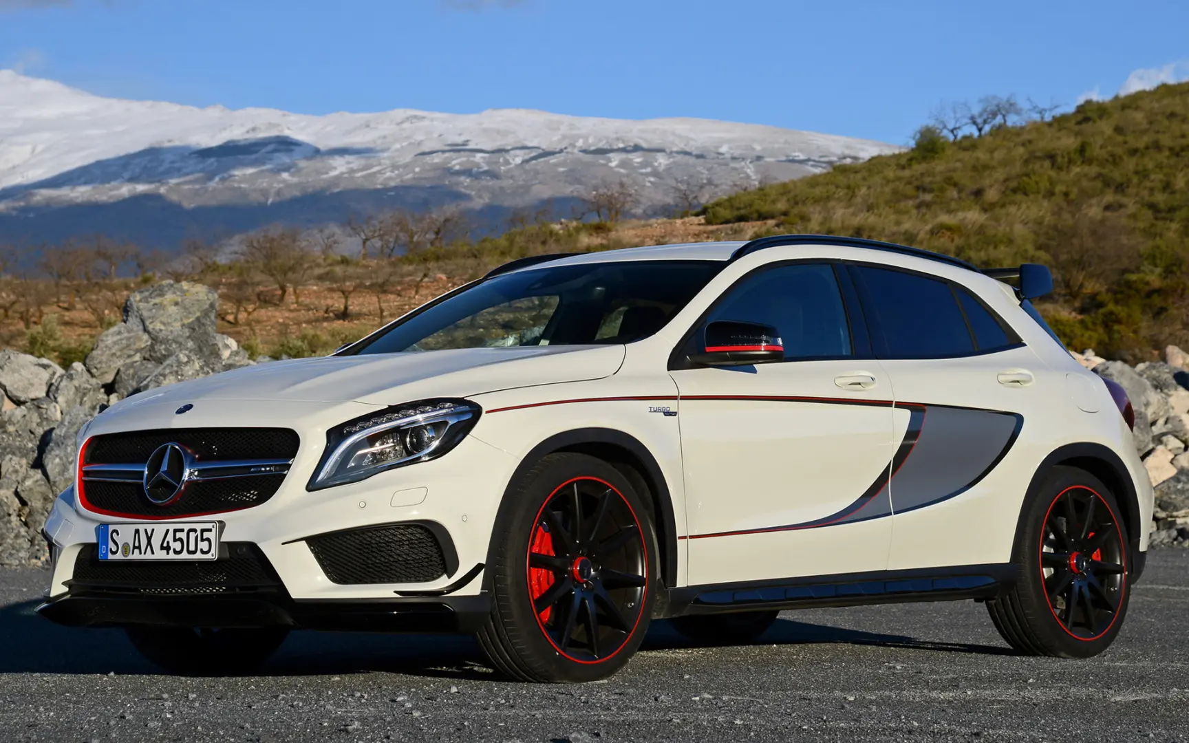 Mercedes-Benz GLA GLA 45 4Matic AMG 7G-DCT 5