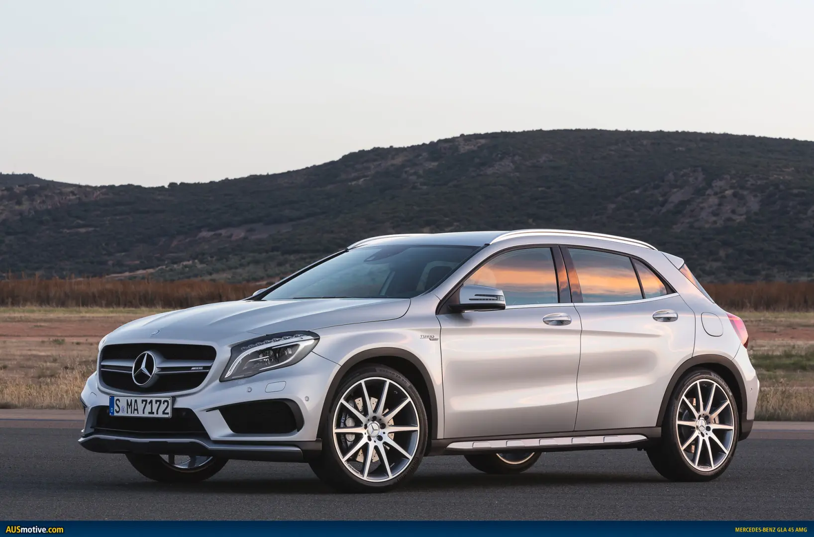 Mercedes-Benz GLA GLA 45 4Matic AMG 7G-DCT 2