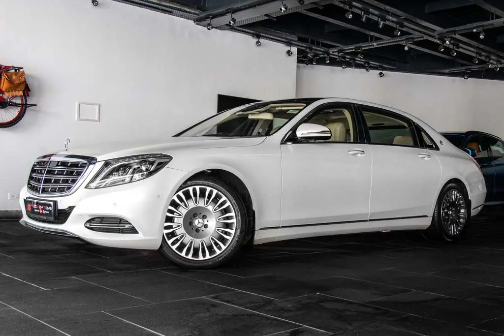 Mercedes-Benz  Maybach 500 9G-Tronic 6