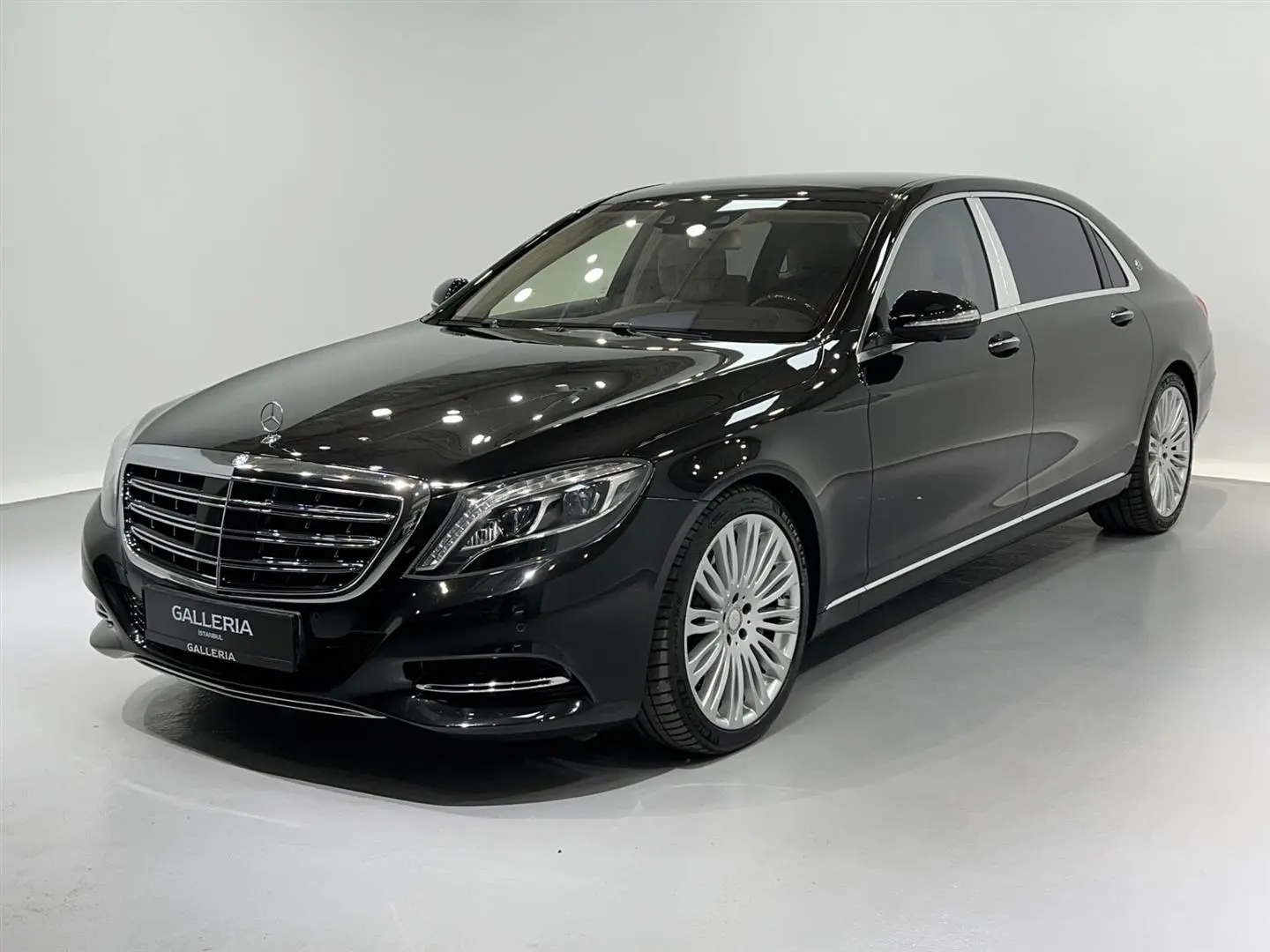 Mercedes-Benz  Maybach 500 9G-Tronic 1