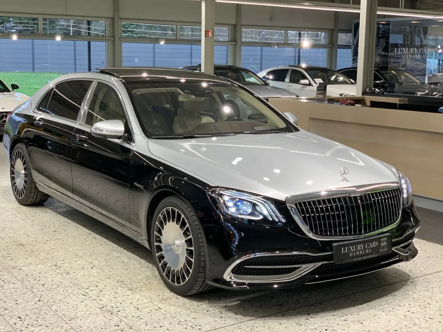Mercedes-Benz  Maybach 560 S 4Matic 9G-Tronic 4