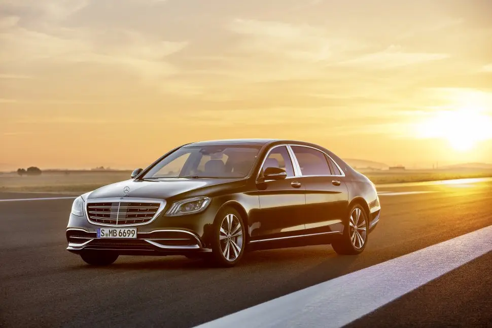 Mercedes-Benz  Maybach 560 S 4Matic 9G-Tronic 5
