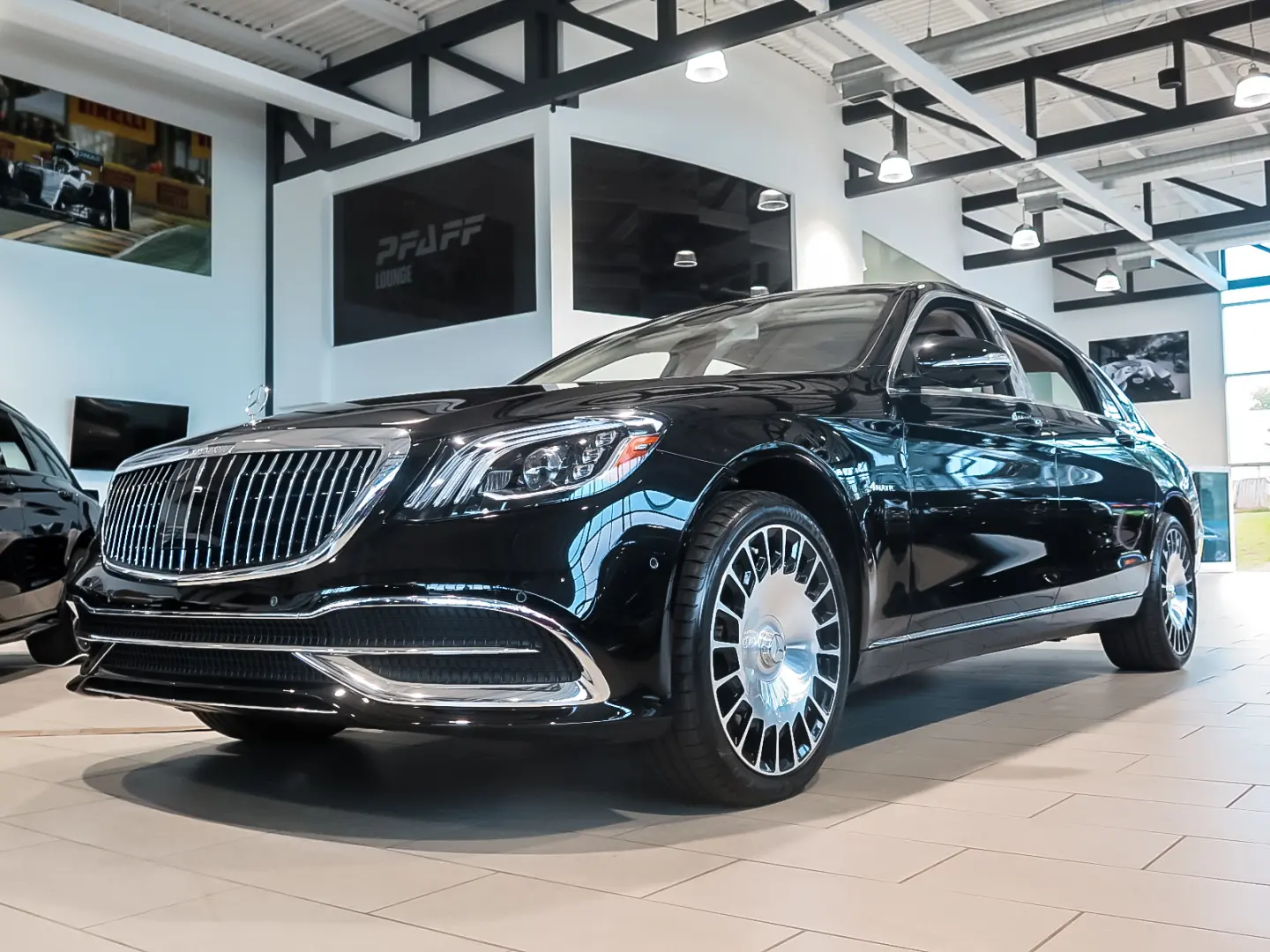 Mercedes-Benz  Maybach 560 S 4Matic 9G-Tronic 0