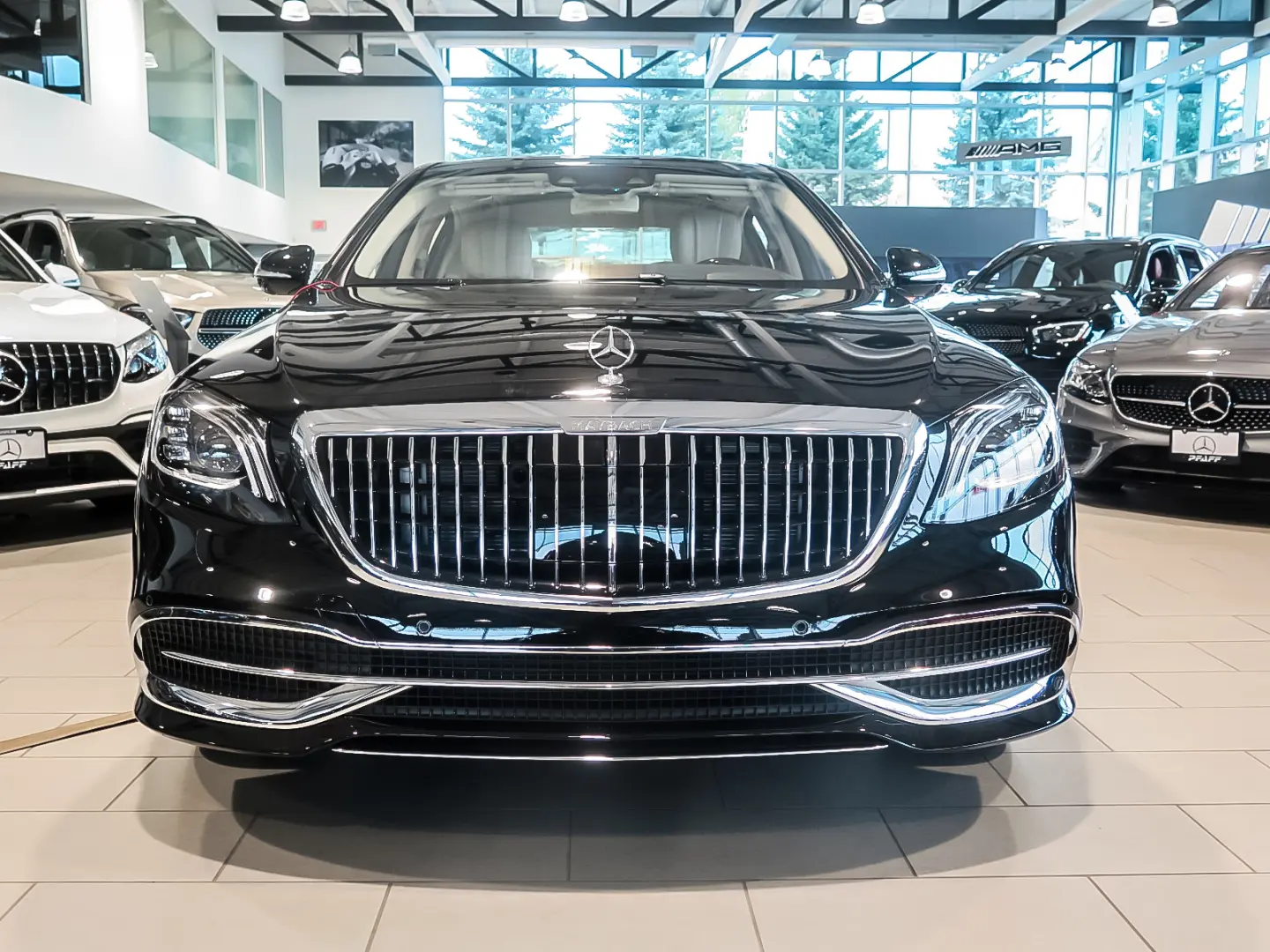 Mercedes-Benz  Maybach 560 S 4Matic 9G-Tronic 1