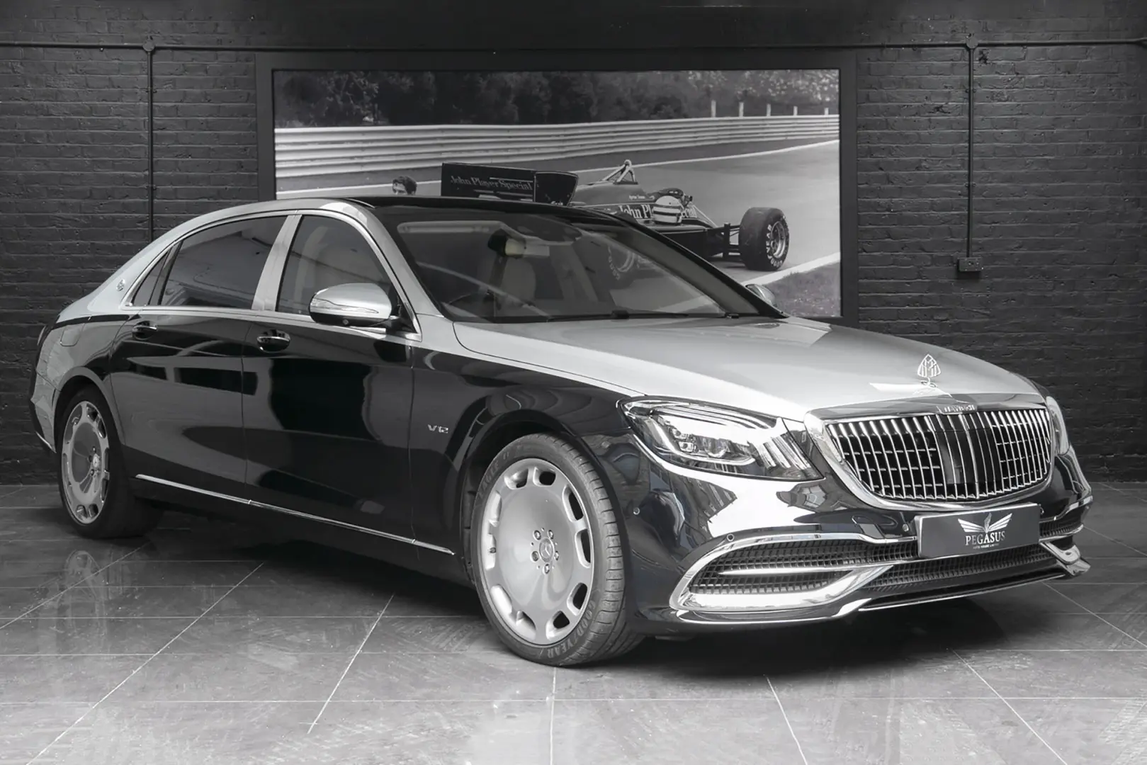 Mercedes-Benz  Maybach 600 S 9G-Tronic 7
