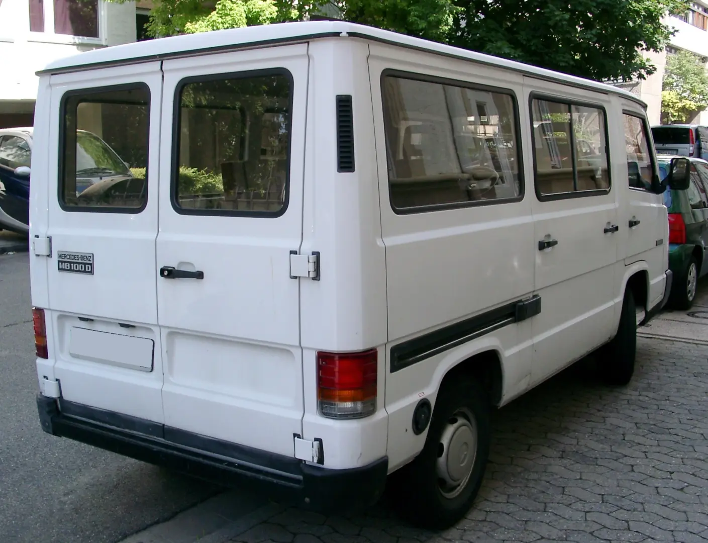 Mercedes-Benz MB MB 100 2.4 D 4