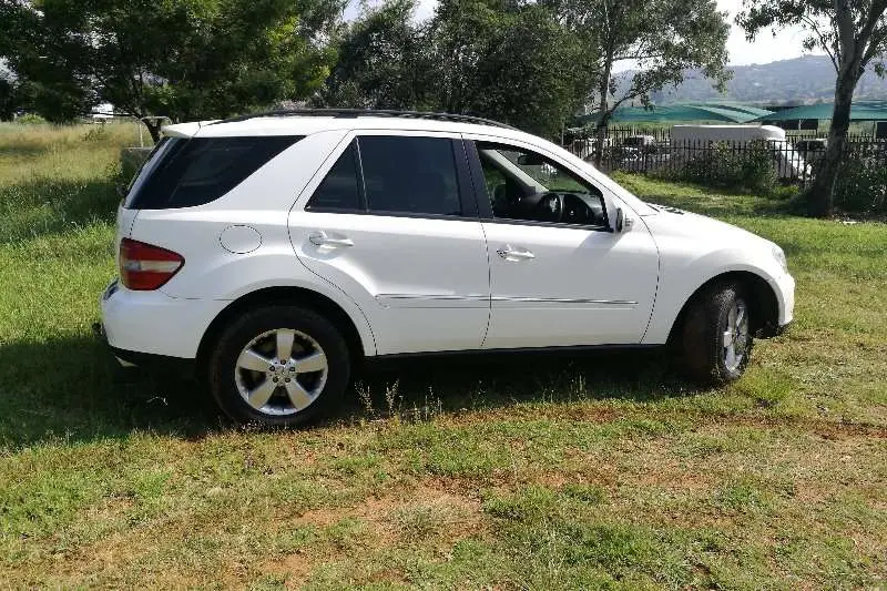 Mercedes-Benz ML ML 500 6