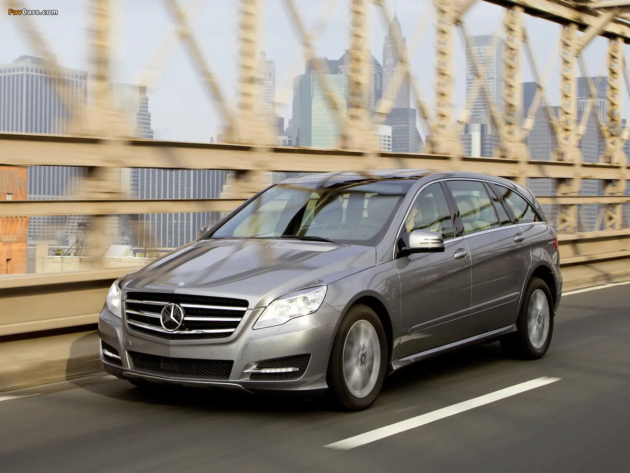 Mercedes-Benz  R 500 Long 4Matic 0