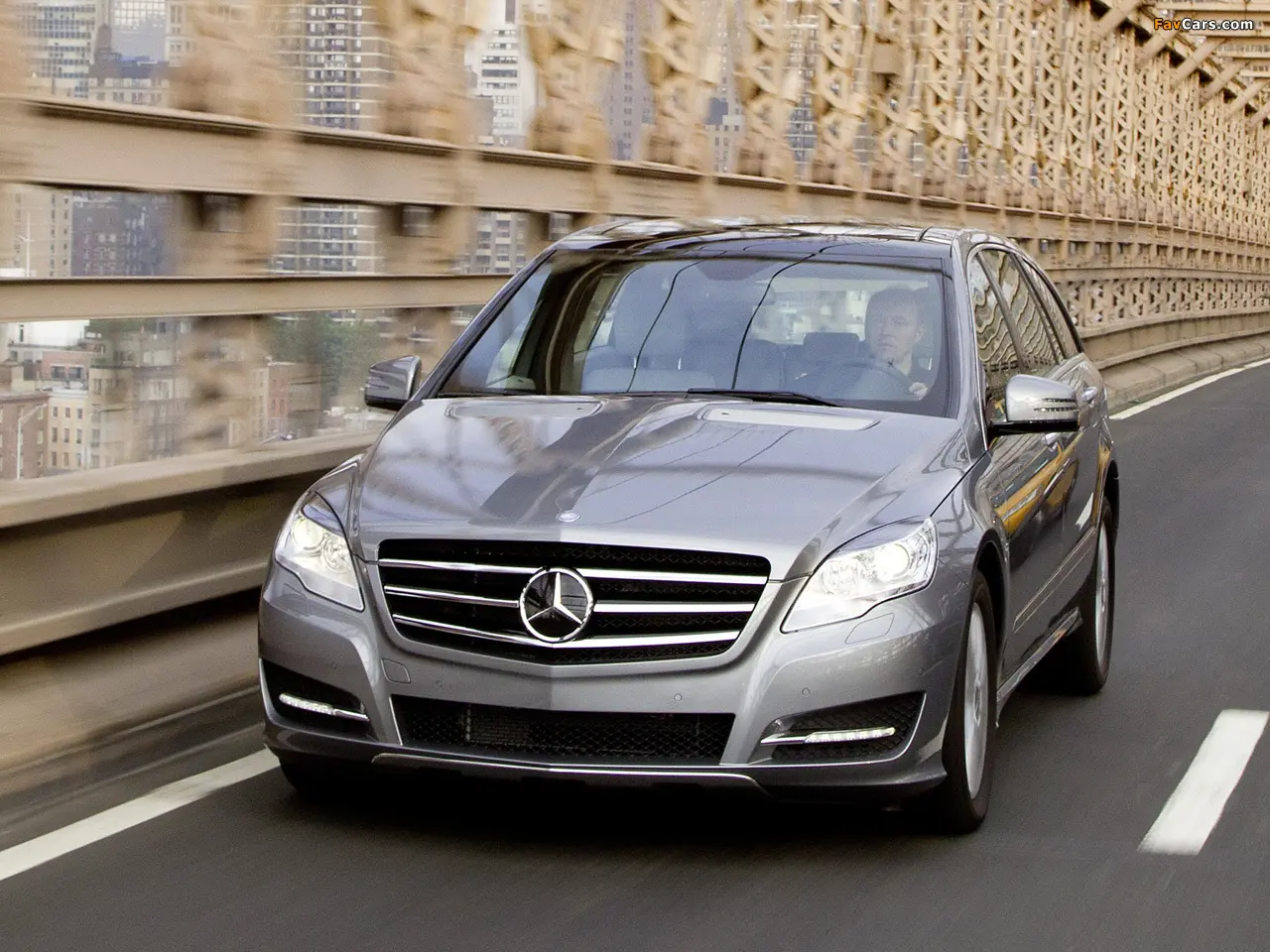 Mercedes-Benz  R 500 Long 4Matic 2