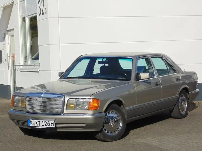Mercedes-Benz  S 260 SE 4