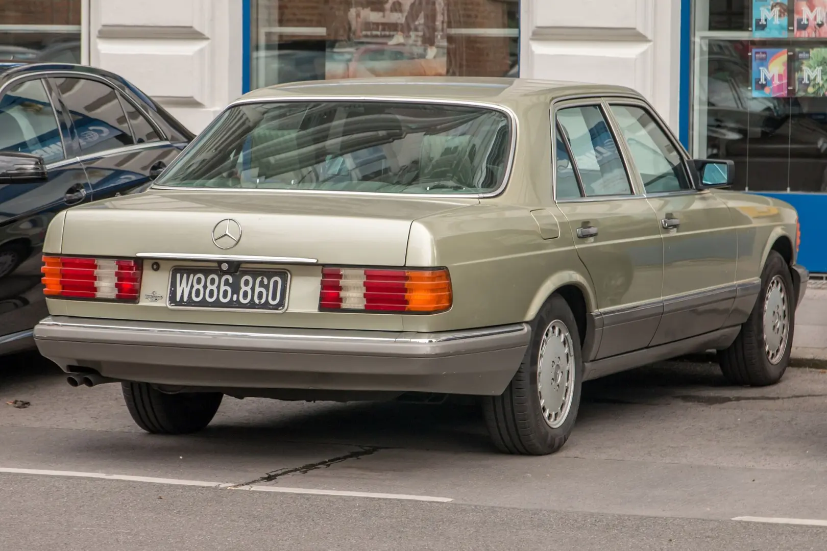 Mercedes-Benz  S 260 SE 7