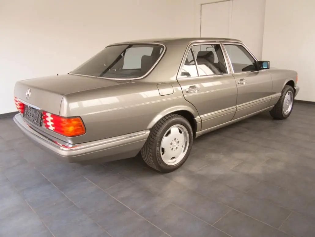 Mercedes-Benz  S 260 SE 7