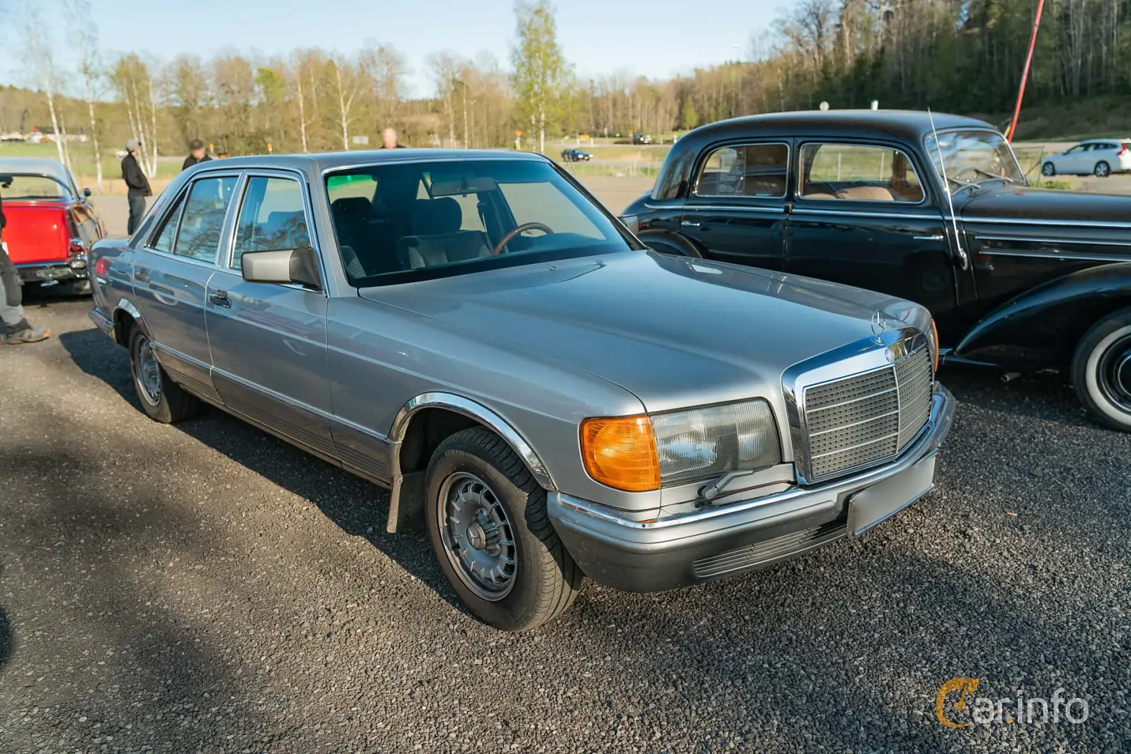 Mercedes-Benz  S 260 SE 6