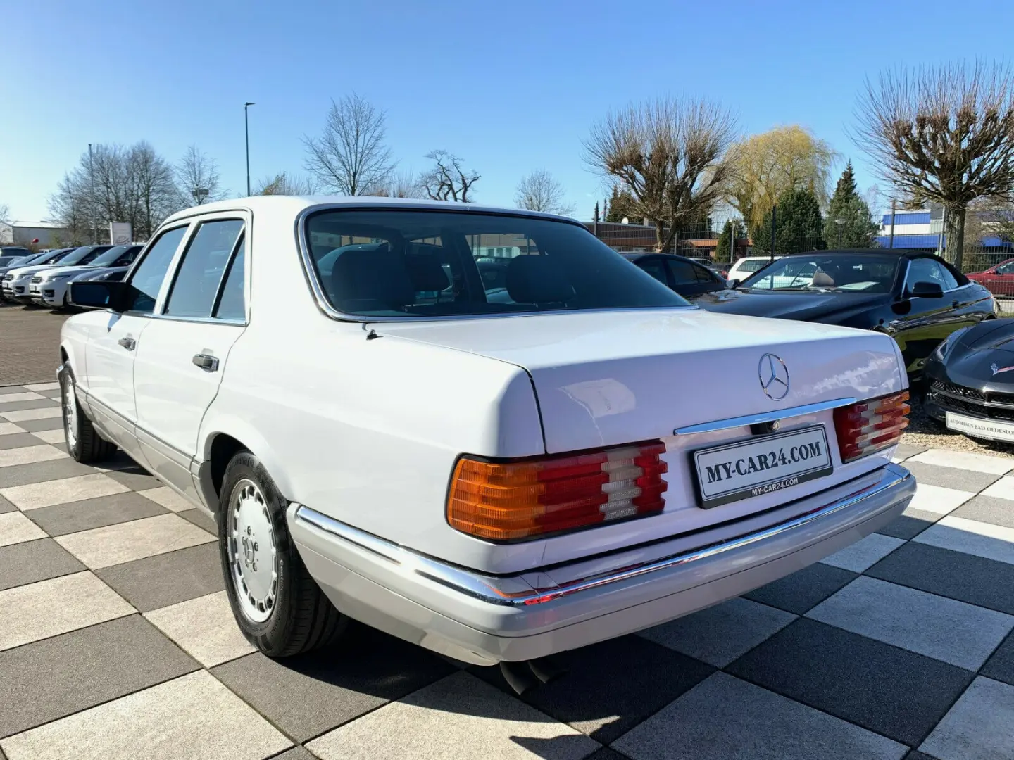 Mercedes-Benz  S 260 SE 7
