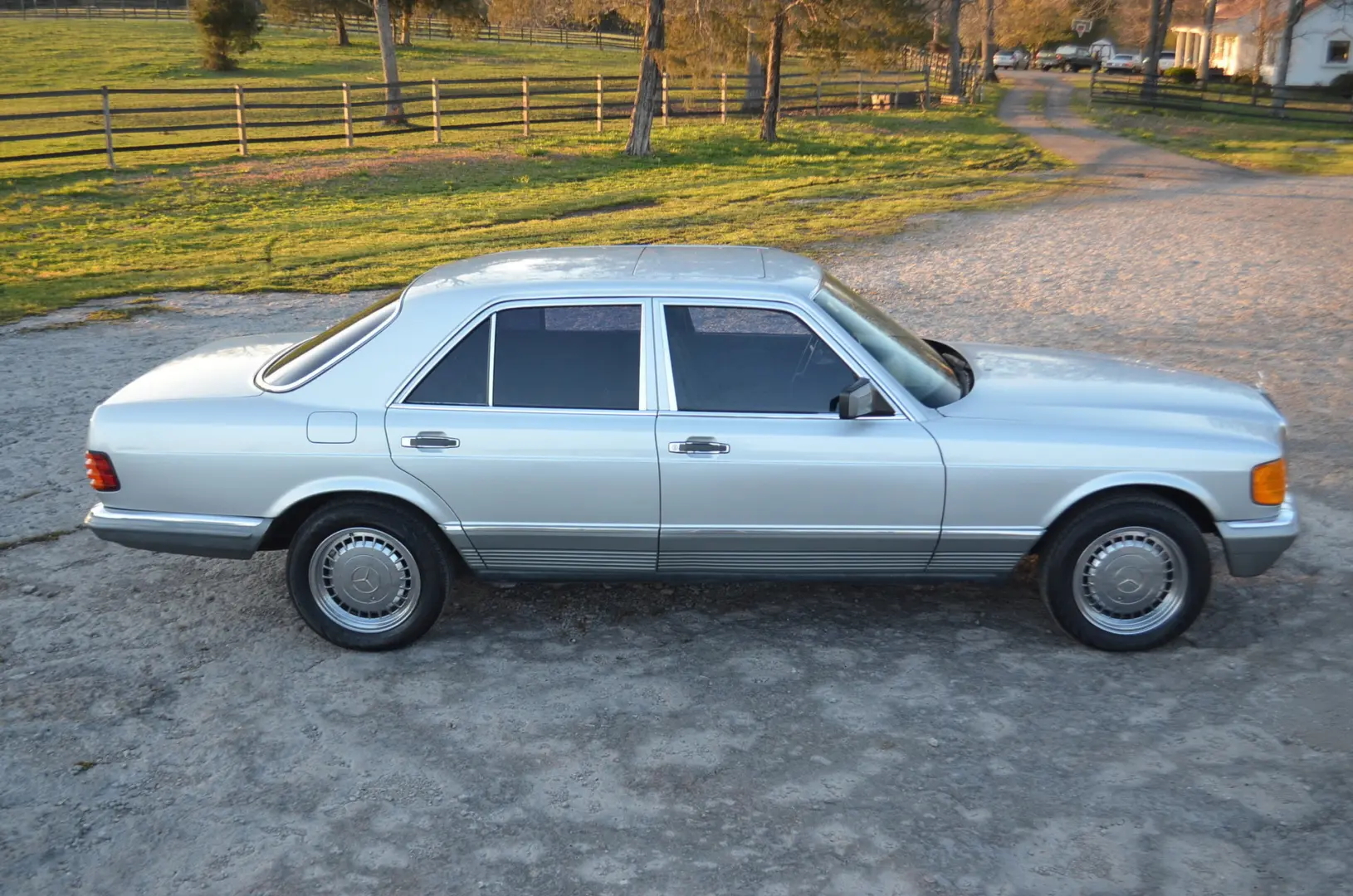 Mercedes-Benz  S 280 SE 4