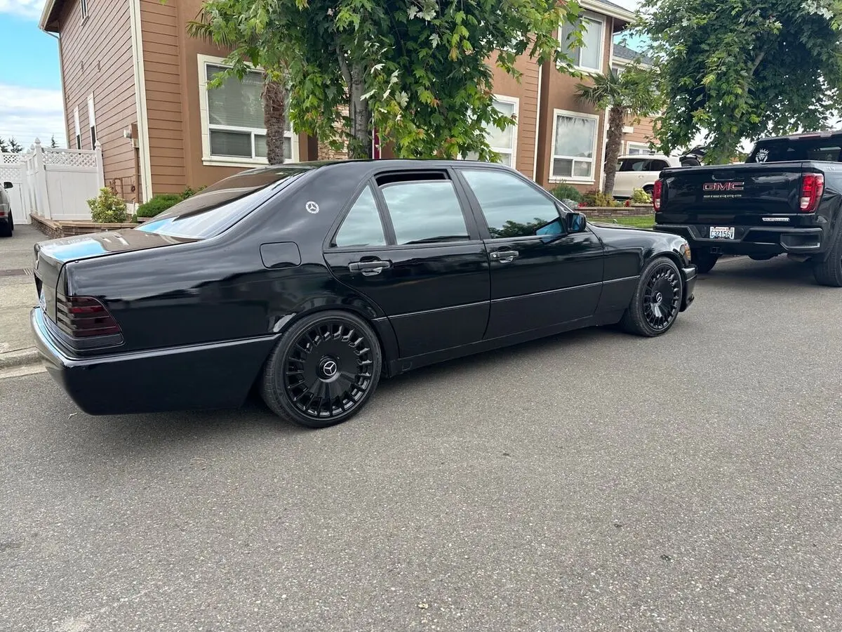 Mercedes-Benz  S 320 1