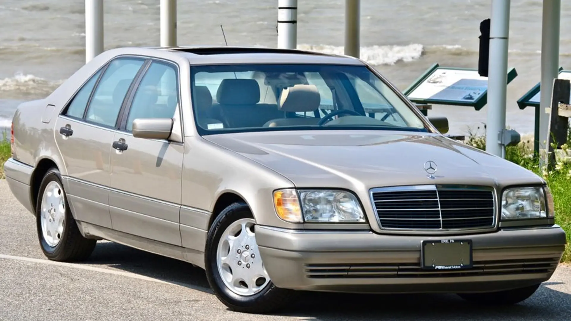 Mercedes-Benz  S 320 1