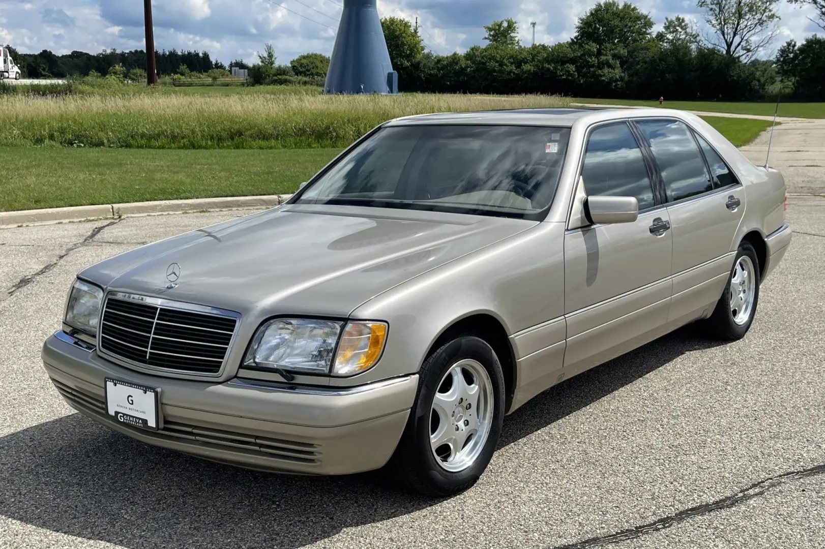 Mercedes-Benz  S 320 1