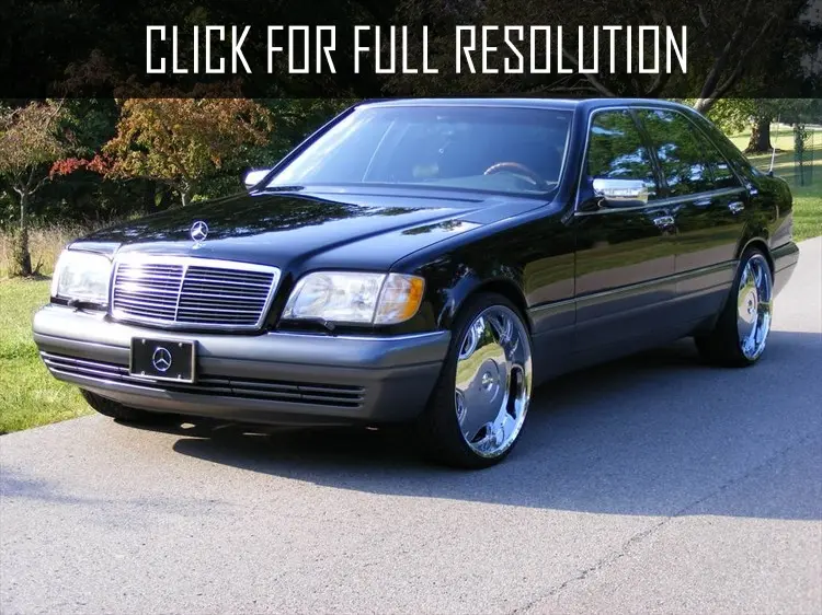 Mercedes-Benz  S 320 1