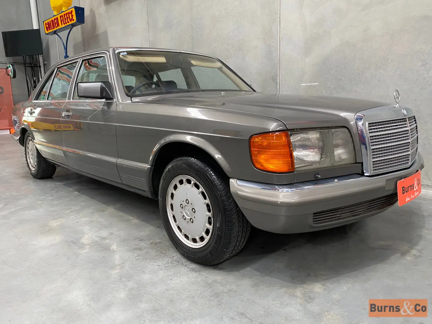 Mercedes-Benz  S 380 SEL 2