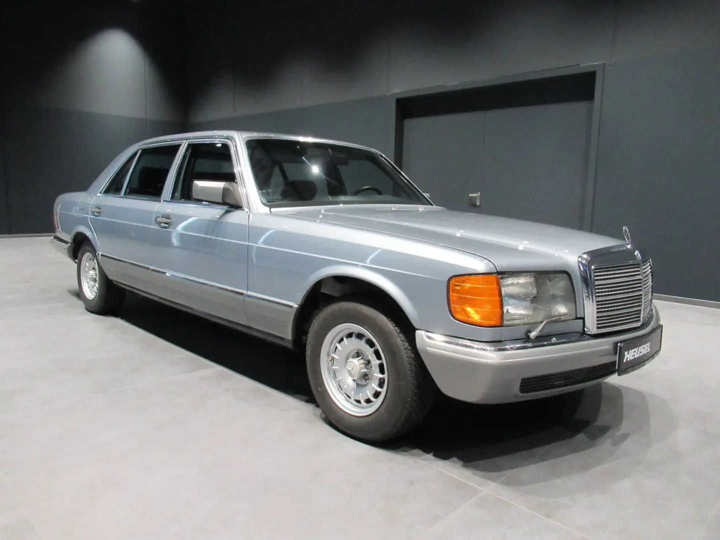 Mercedes-Benz  S 380 SEL 3