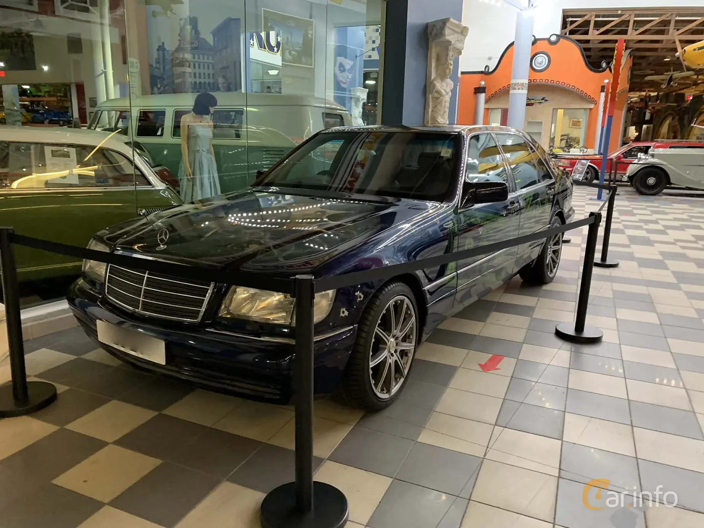Mercedes-Benz  S 500 4