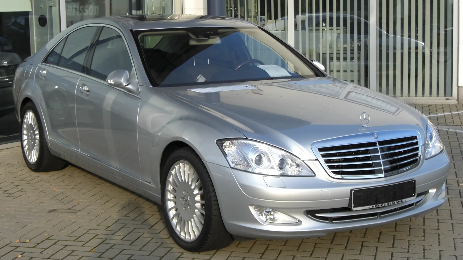 Mercedes-Benz  S 500 1