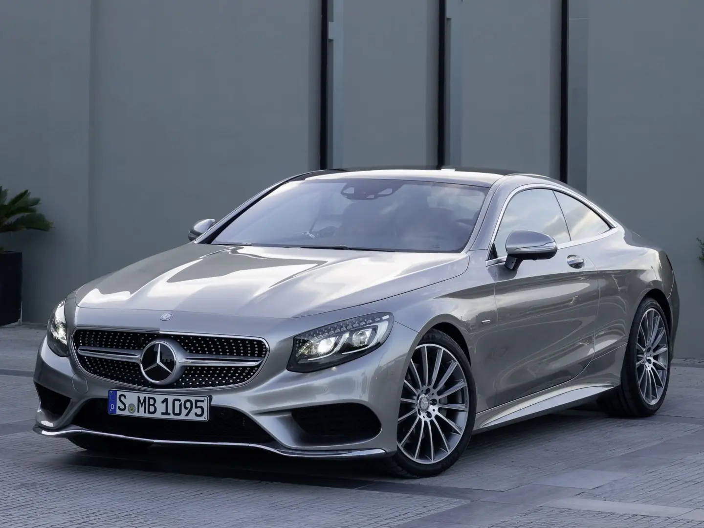 Mercedes-Benz  S 500 4Matic AMG 7G-Tronic 0