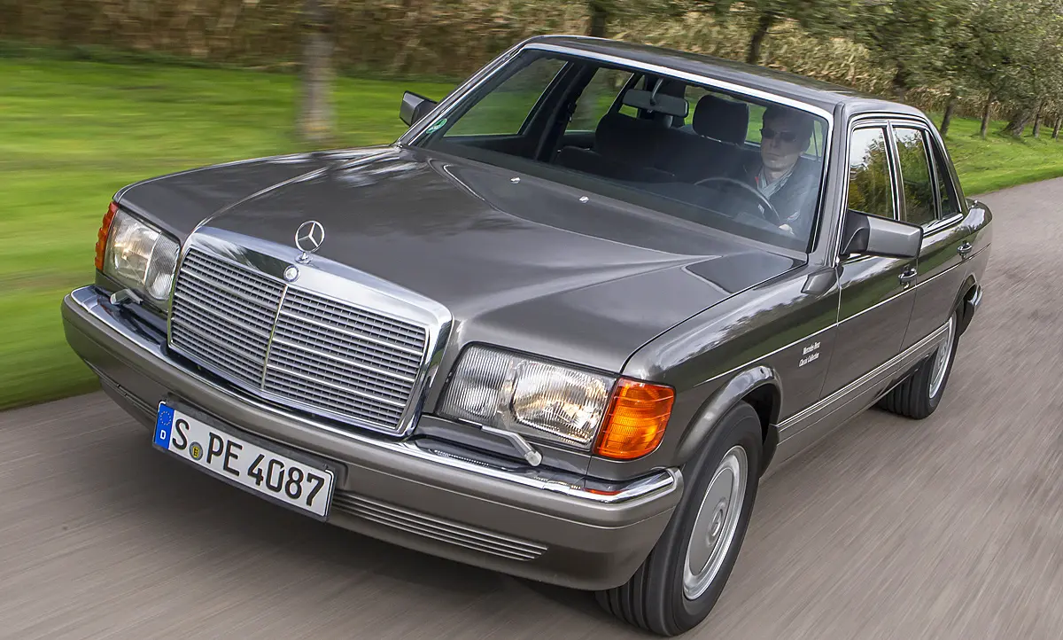 Mercedes-Benz  S 560 SEL 2