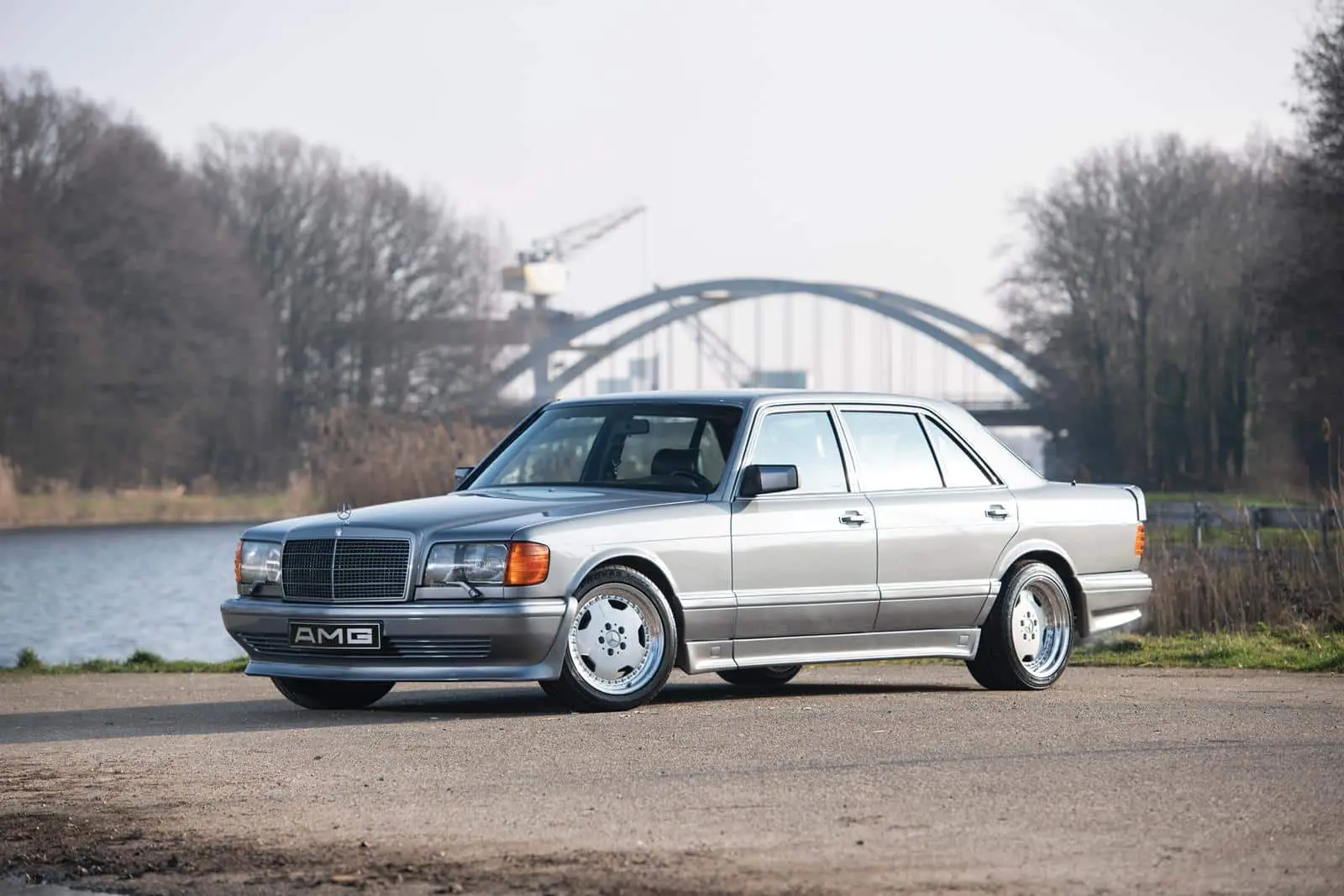 Mercedes-Benz  S 560 SEL 3