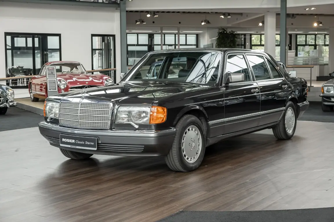 Mercedes-Benz  S 560 SEL 4