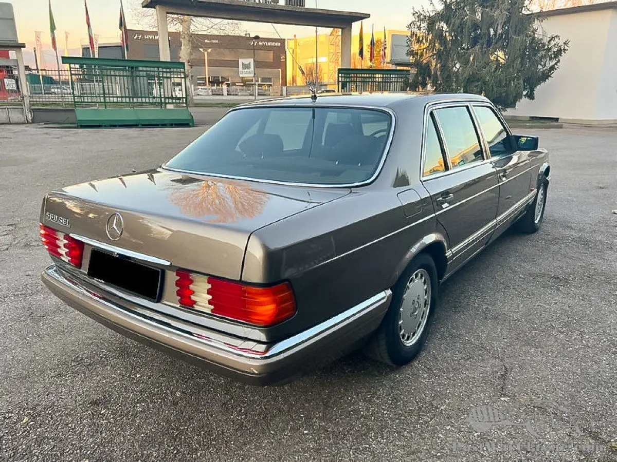Mercedes-Benz  S 560 SEL 3