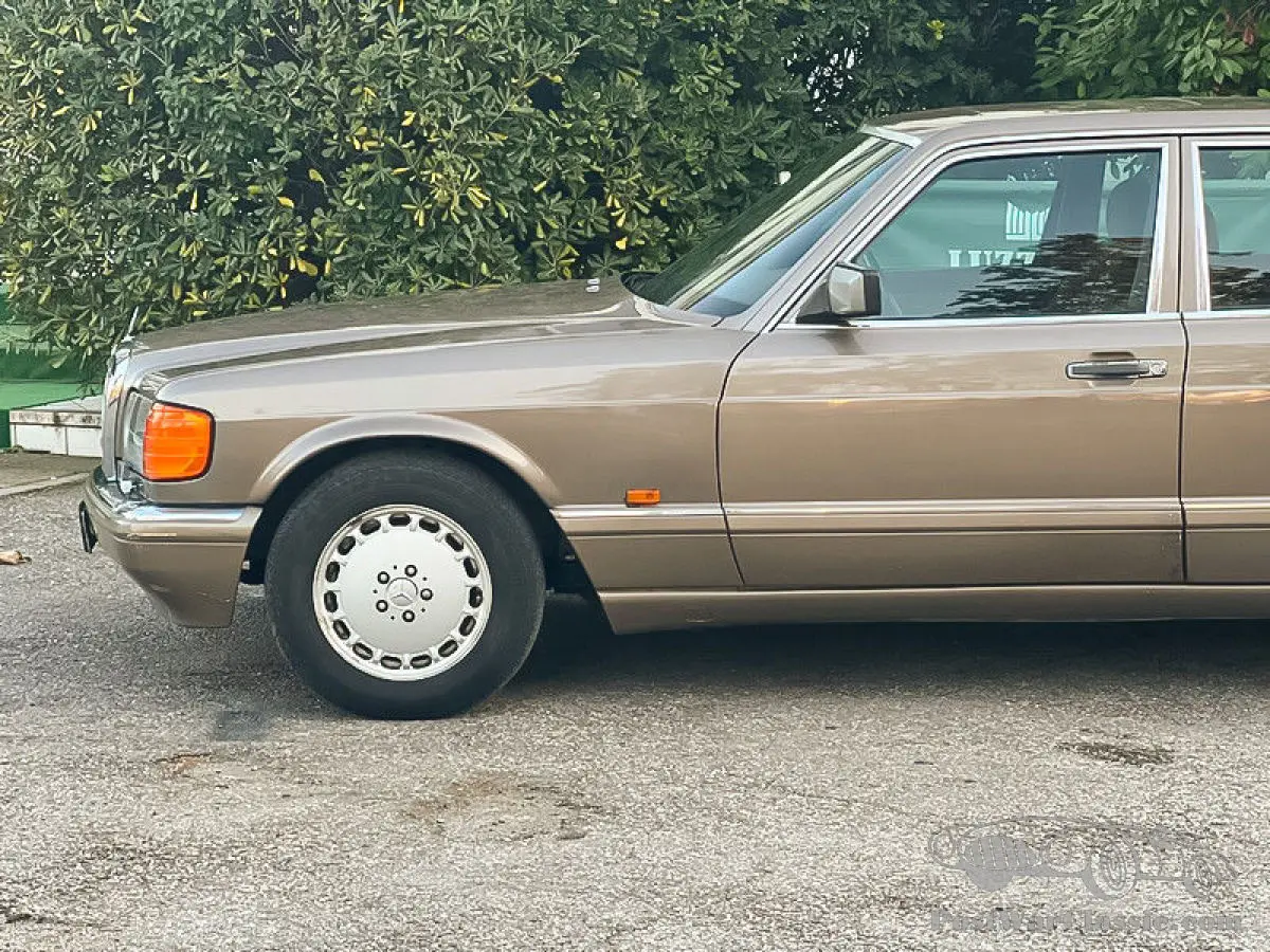 Mercedes-Benz  S 560 SEL 5